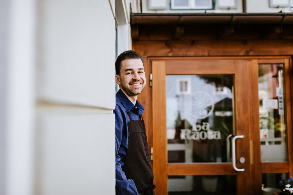 Besitzer Pizzeria - Business Portrait - Foto für die Homepage - La Ruota Weilheim