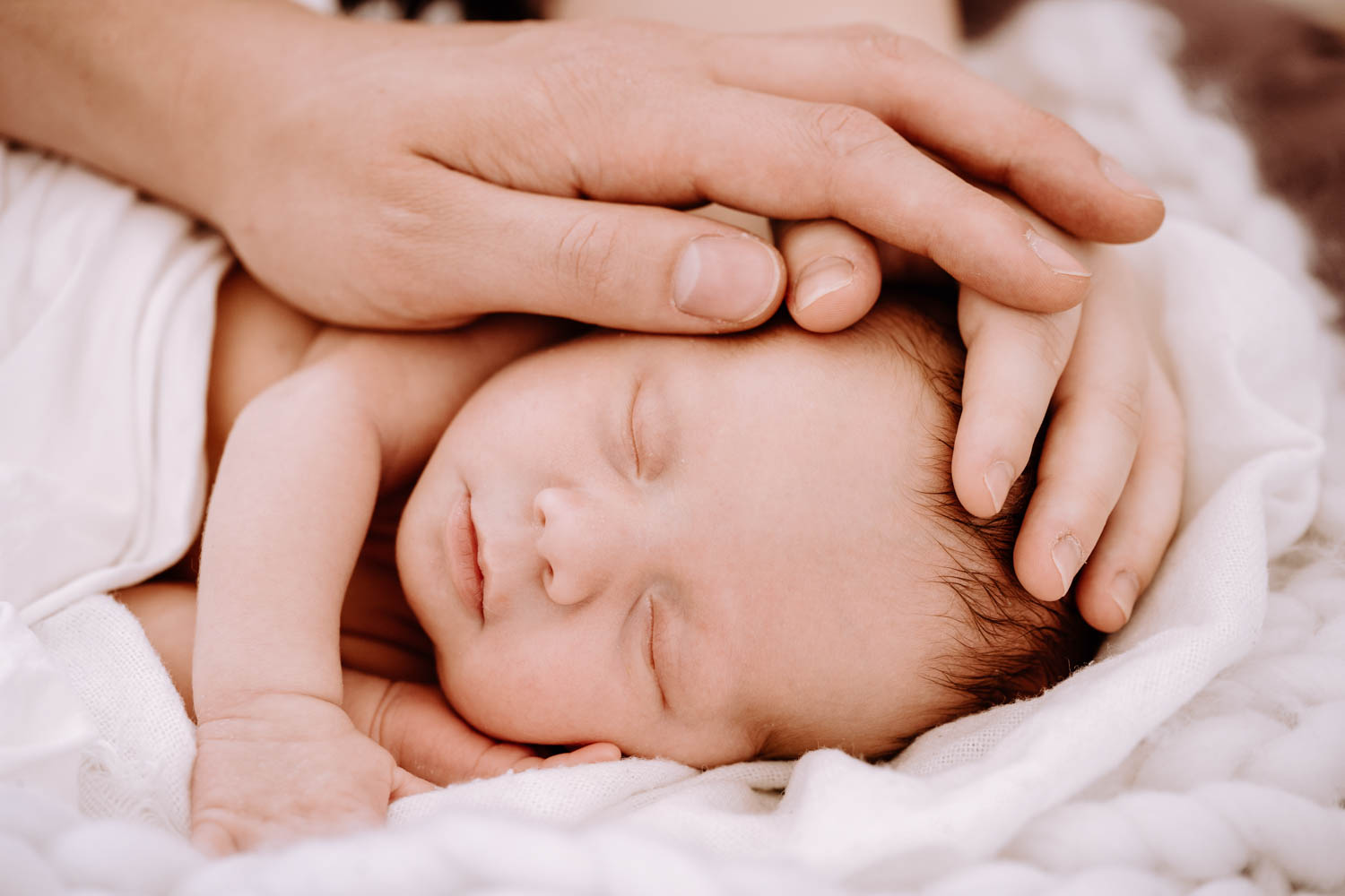Emotionale und hochwertige Babyfotos im Fotostudio in Weilheim