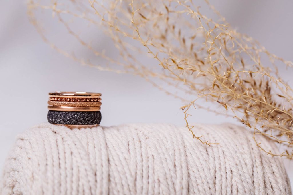 Produktfotos von Schmuck mit Dekoration - Goldschmied in Weilheim