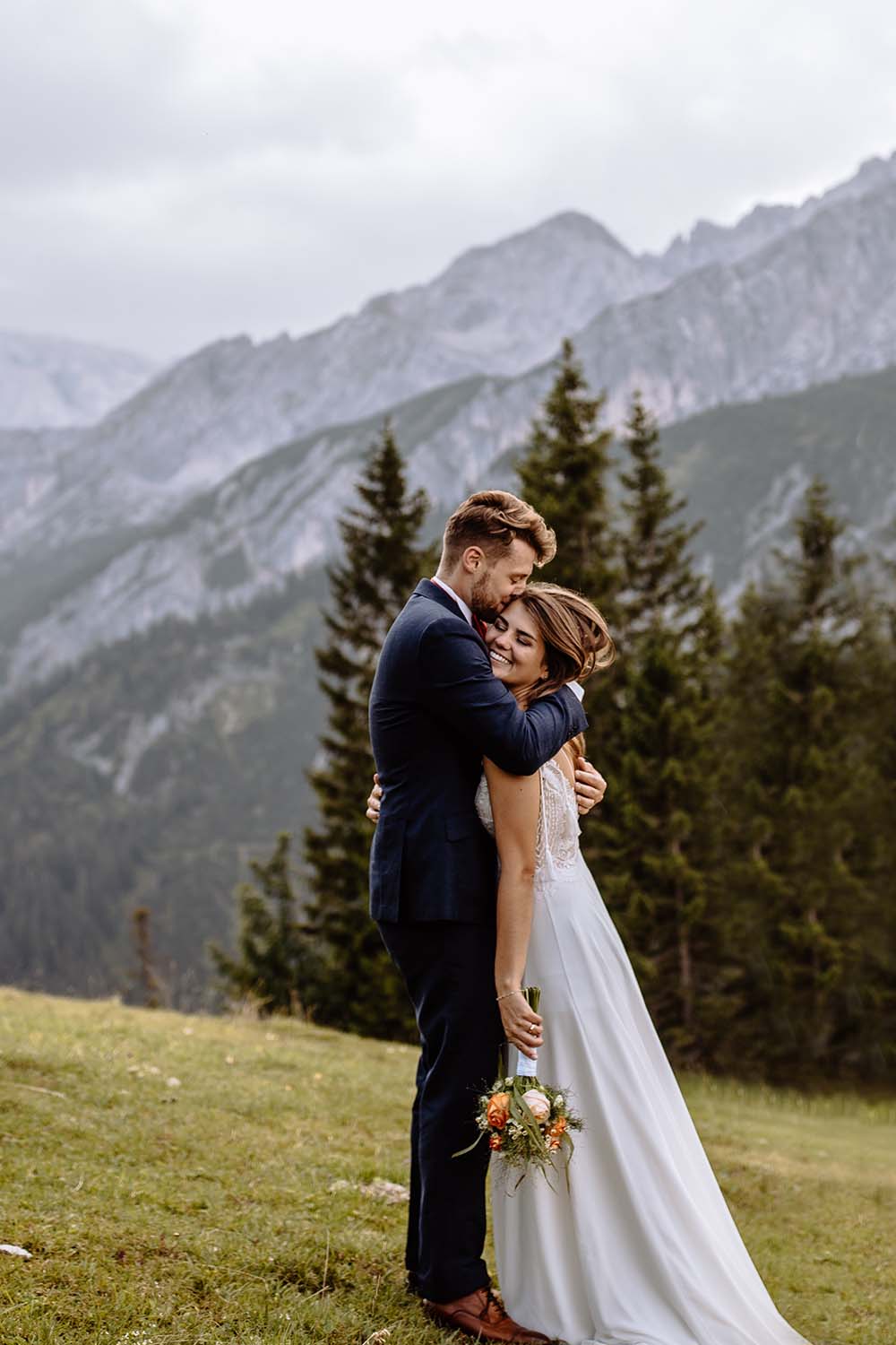 Einzigartige Hochzeitsfotos am Herzogstand in den Alpen