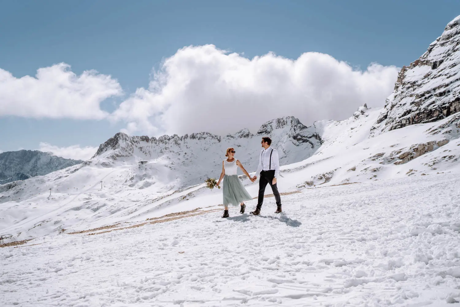 Emotionale Hochzeitsfotos auf der Zugspitze | Authentische Hochzeitsreportage in den Garmischer Alpen