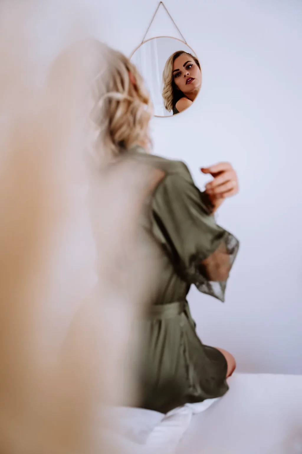 Feiert euch selbst und genießt die Zeit für euch allein - mit einem exklusiven Boudoir-Fotoshooting in meinem Fotostudio